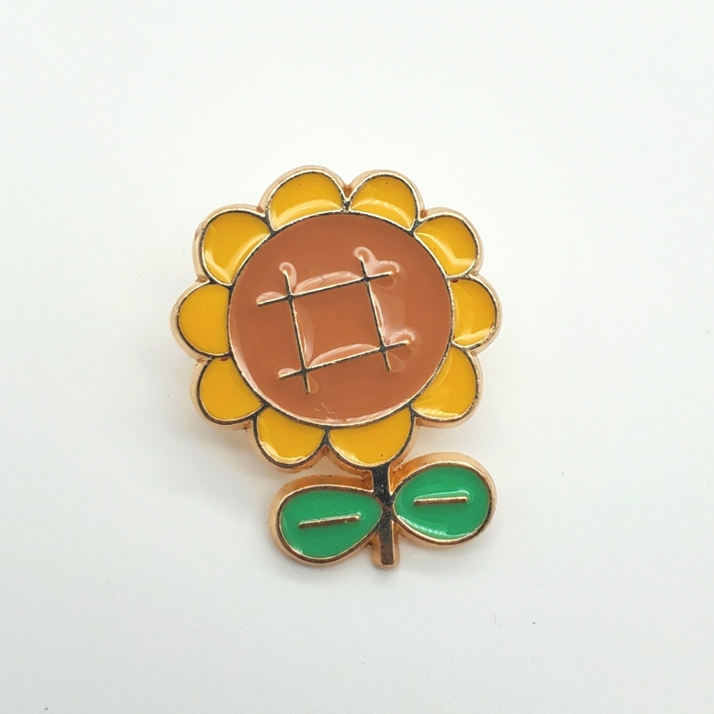 NWT sunflower pin